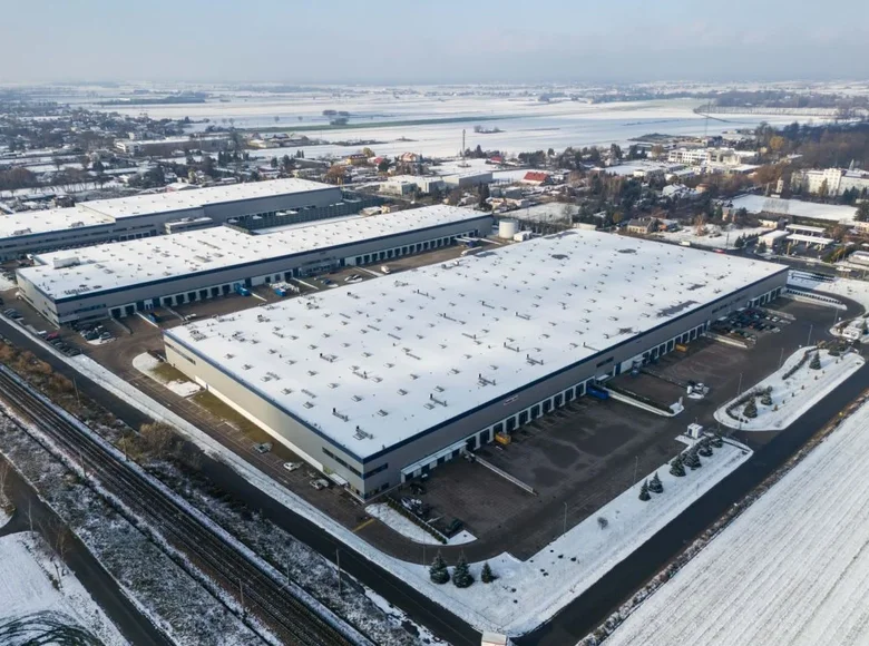 Propiedad comercial 1 habitación 2 000 m² en Oltarzew, Polonia