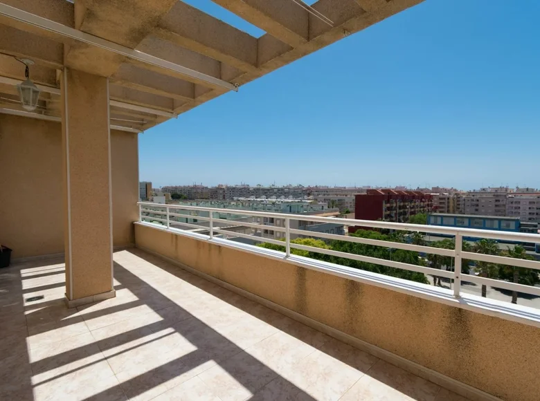 2-Schlafzimmer-Penthouse 60 m² Torrevieja, Spanien