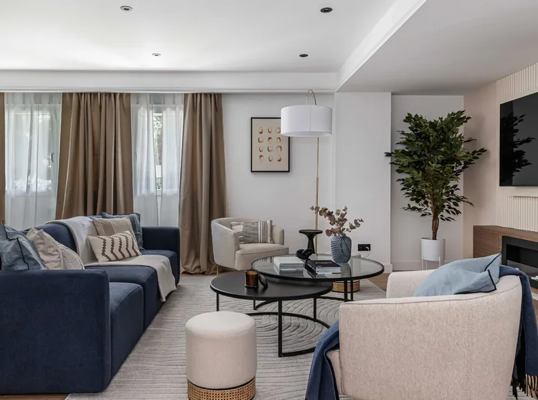 Wohnung 3 Schlafzimmer 186 m² Madrid, Spanien