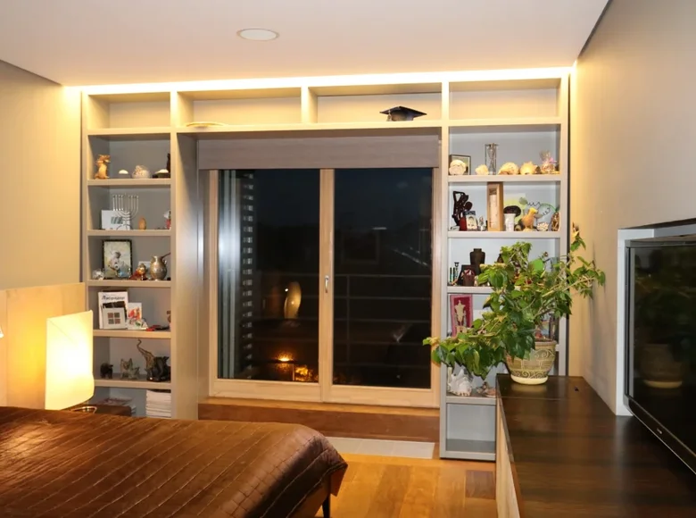 Mieszkanie 5 pokojów 213 m² Łotwa, Łotwa