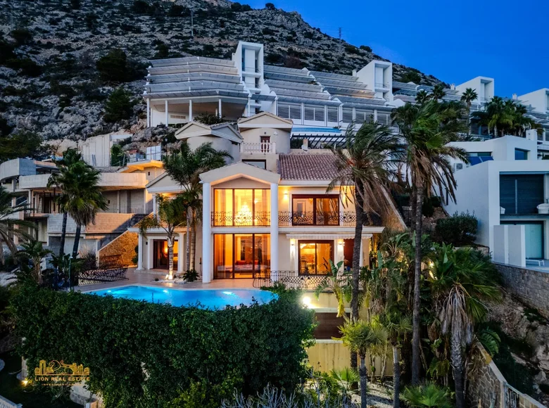 Вилла 5 спален 800 м² Альтеа, Испания