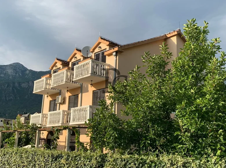 House 270 m² Zelenika, Montenegro
