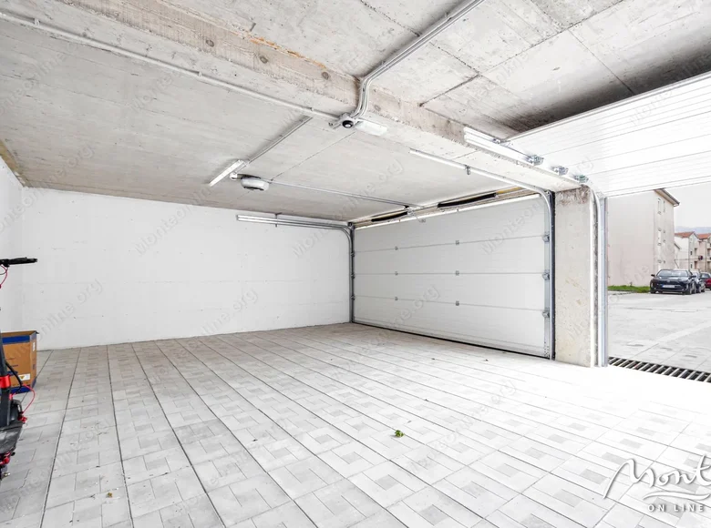 Квартира 4 спальни 124 м² Тиват, Черногория