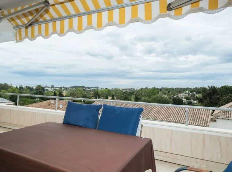 Квартира 2 спальни  Сан-Педро-Алькантара, Испания