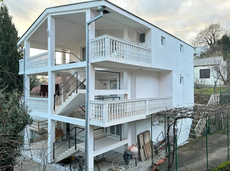 Commercial property 200 m² in Susanj, Montenegro