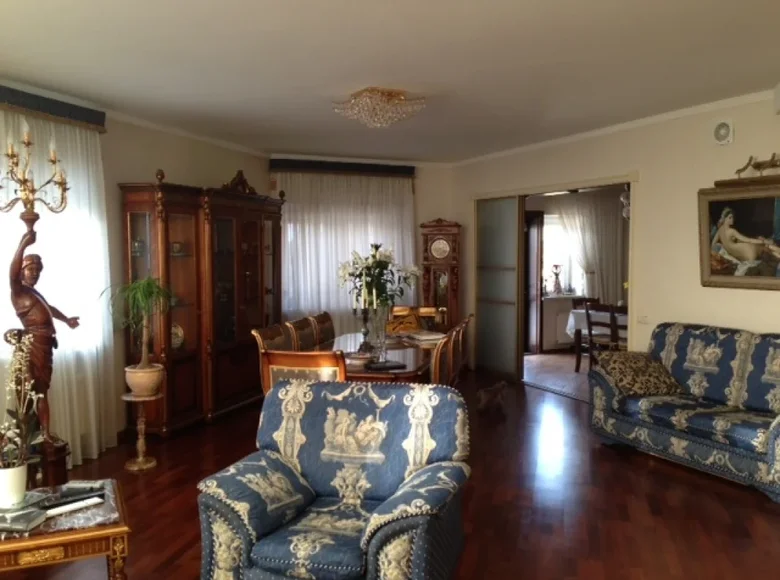 7 room house 399 m² Riga, Latvia