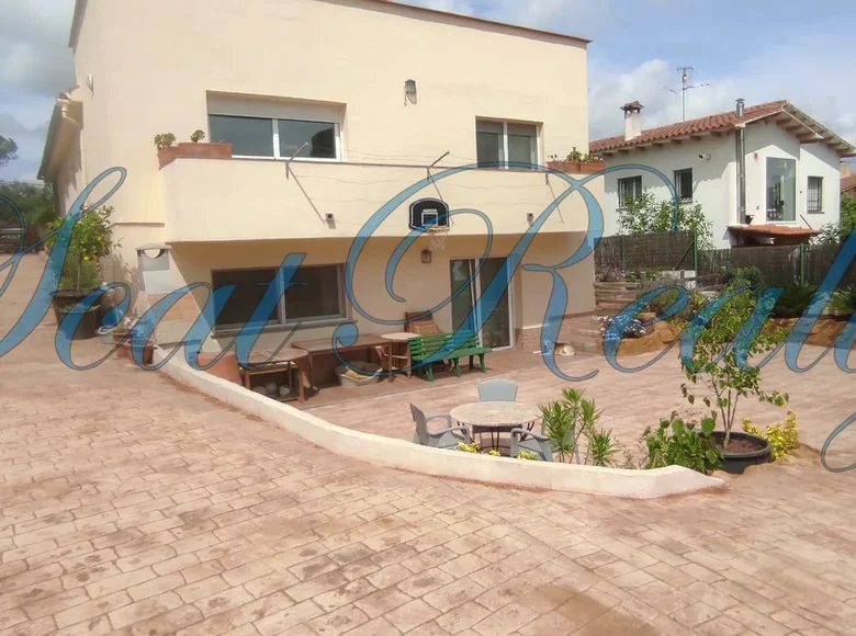 Дом 3 спальни 525 м² Santa Cristina dAro, Испания