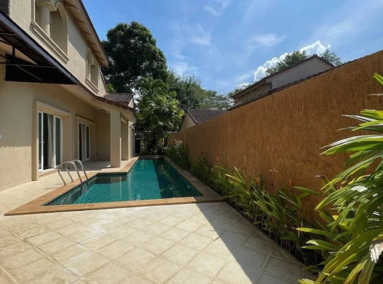3-Schlafzimmer-Villa 270 m² Huai Yai, Thailand
