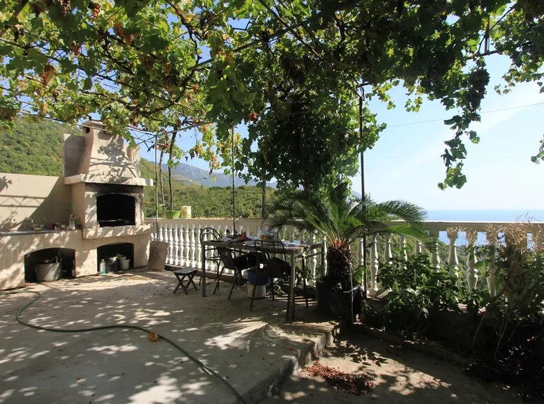 3 bedroom house 168 m² Budva, Montenegro