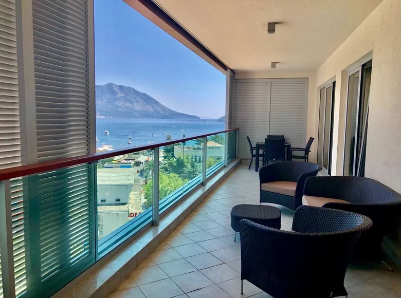 Квартира 3 комнаты 95 м² в Будве, Черногория