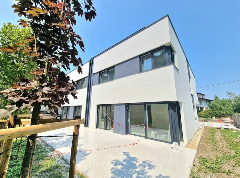Вилла 227 м² Upravna Enota Ljubljana, Словения