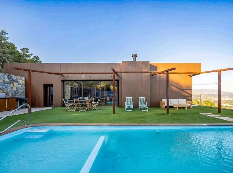 5-Schlafzimmer-Villa 450 m² Polop, Spanien