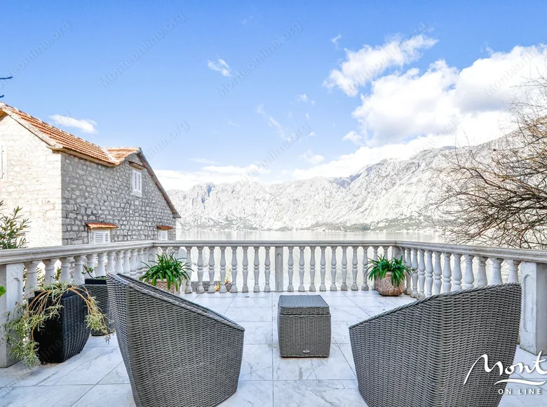 Villa mit 2 Schlafzimmern 120 m² Kotor, Montenegro
