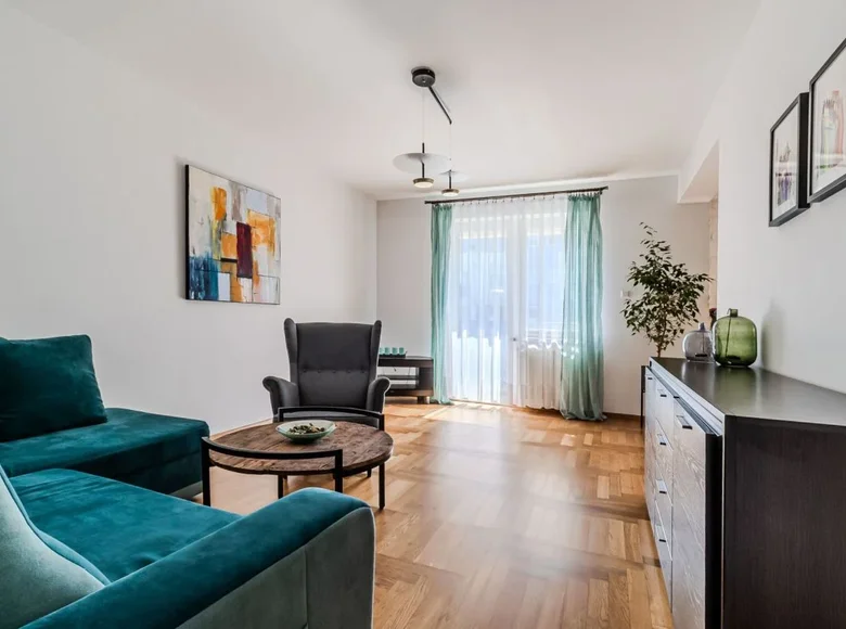 Mieszkanie 3 pokoi 74 m² Warszawa, Polska