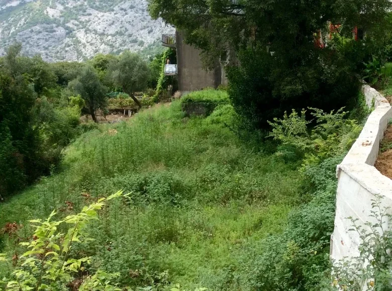 Grundstück 300 m² Risan, Montenegro