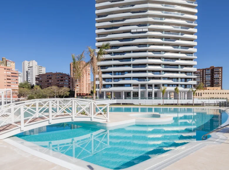 Mieszkanie 2 pokoi 104 m² Benidorm, Hiszpania