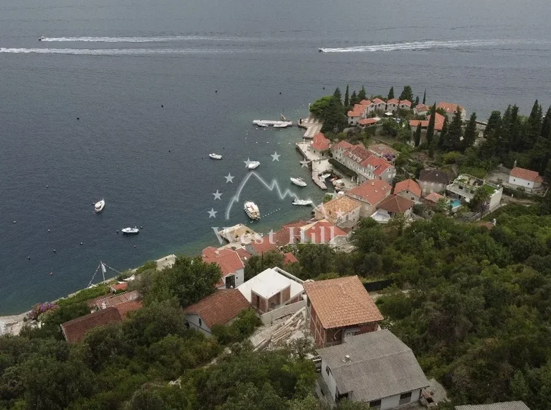 Grundstück  Lustica, Montenegro