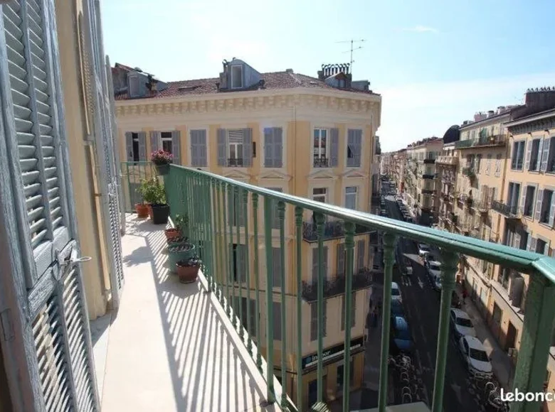 3 bedroom apartment 82 m² Nice, France