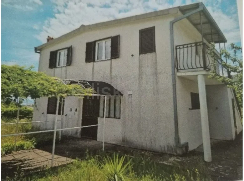 5 room house 184 m² Grad Omis, Croatia