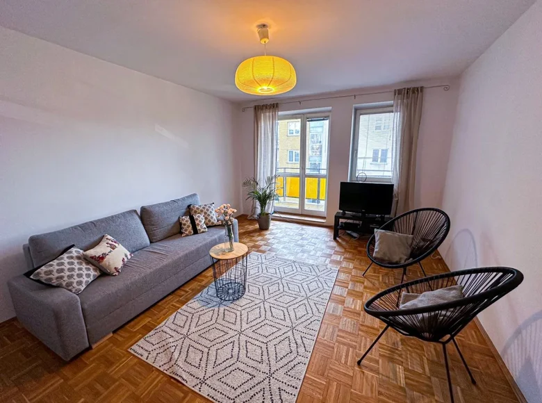 Commercial property 3 rooms 70 m² in Warsaw, Poland