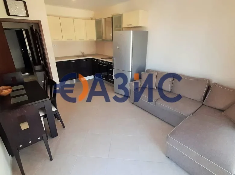 Mieszkanie 3 pokoi 70 m² Nesebyr, Bułgaria