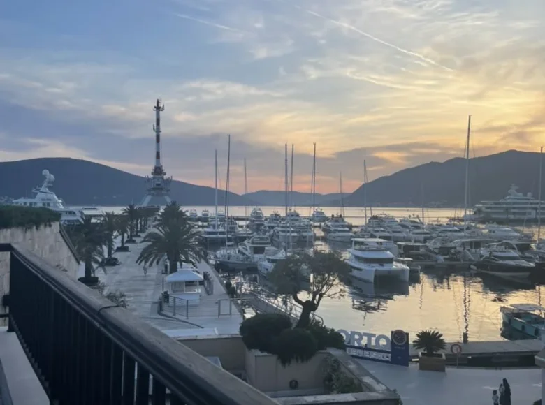 Wohnung 2 zimmer 68 m² in Tivat, Montenegro