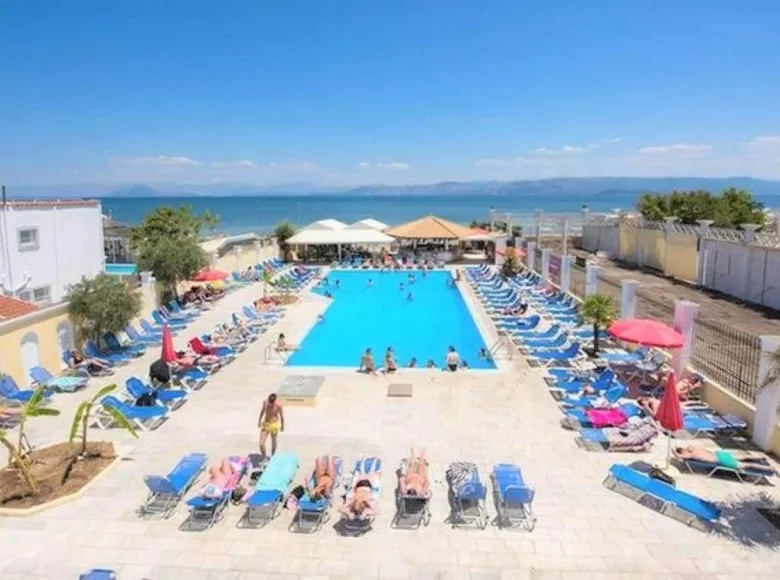 Hotel 1 280 m² in Kavos, Greece