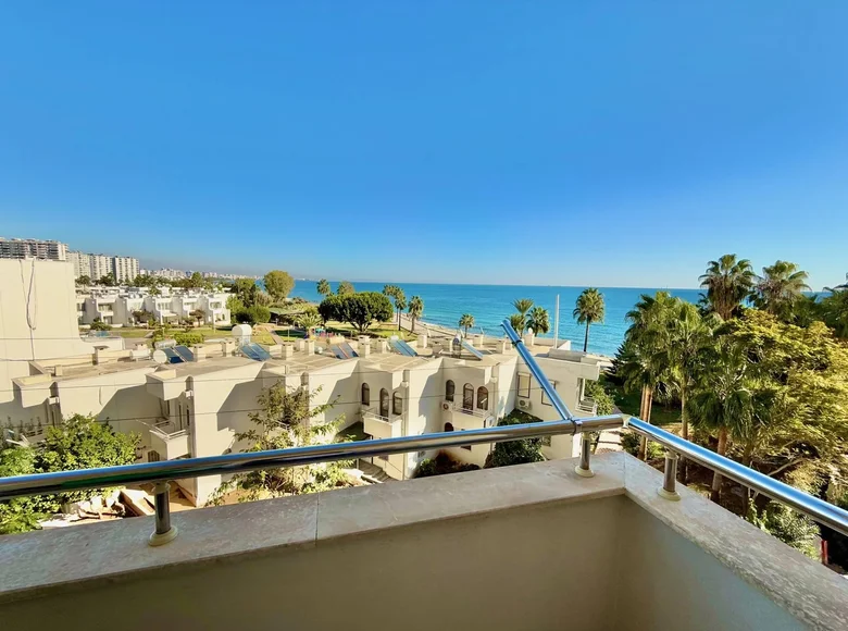 Mieszkanie 4 pokoi 165 m² Mezitli, Turcja