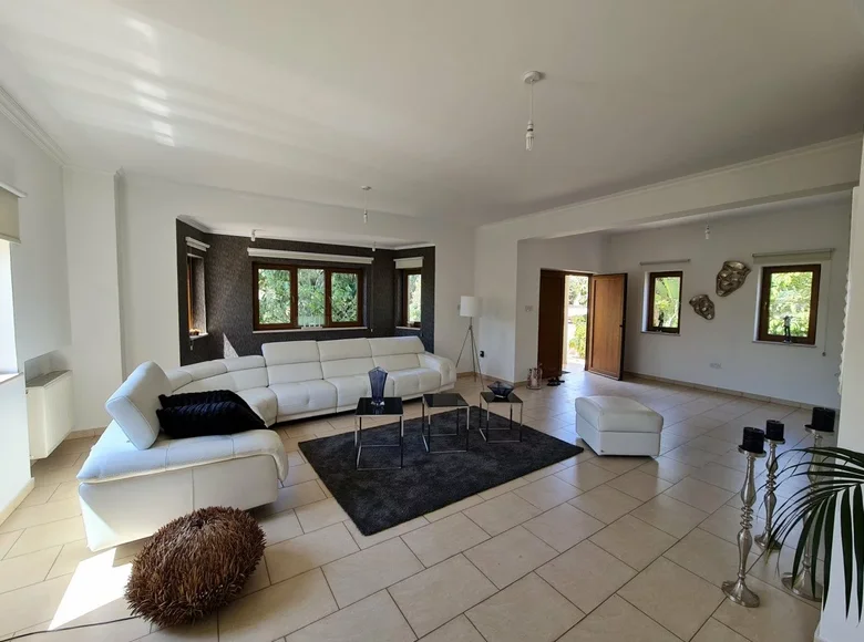 Maison 5 chambres 300 m² Derýnia, Chypre