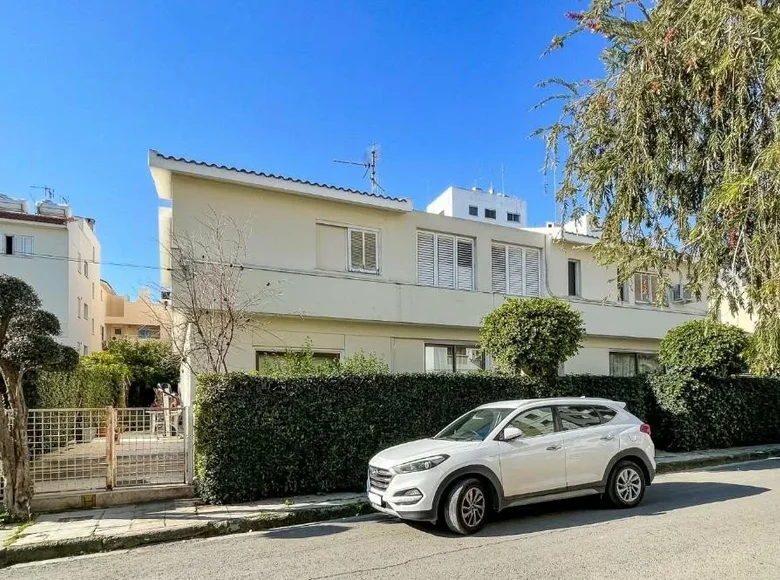 Дом 6 спален 443 м² Строволос, Кипр