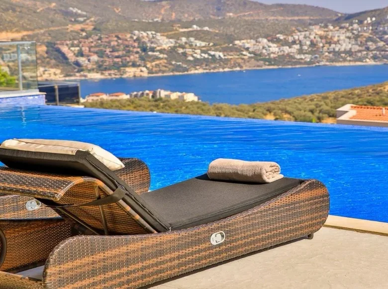 5-Schlafzimmer-Villa 300 m² Kalkan, Türkei