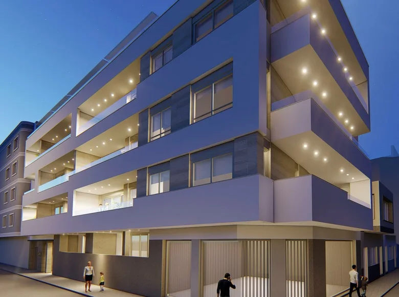 Mieszkanie 3 pokoi 122 m² Torrevieja, Hiszpania