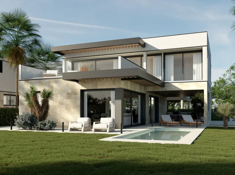 4 bedroom house 372 m² Estepona, Spain