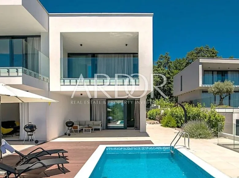 3 bedroom villa 284 m² Veprinac, Croatia