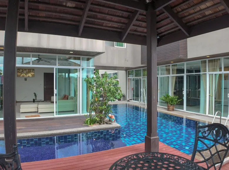 4-Schlafzimmer-Villa 700 m² Rawai, Thailand