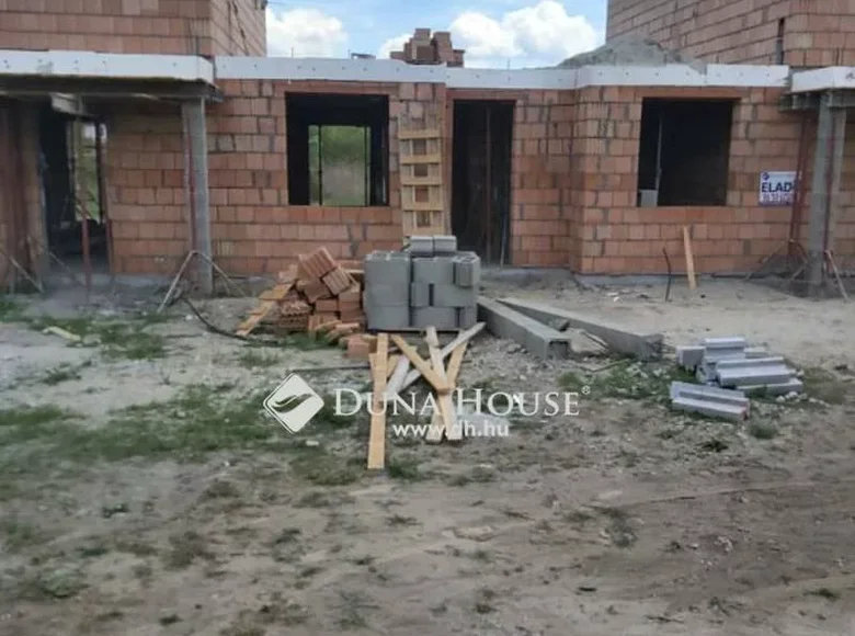 House 105 m² Vac, Hungary