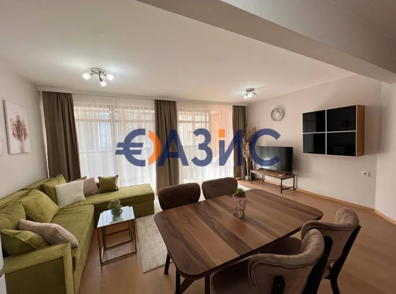 Mieszkanie 3 pokoi 107 m² Burgas, Bułgaria