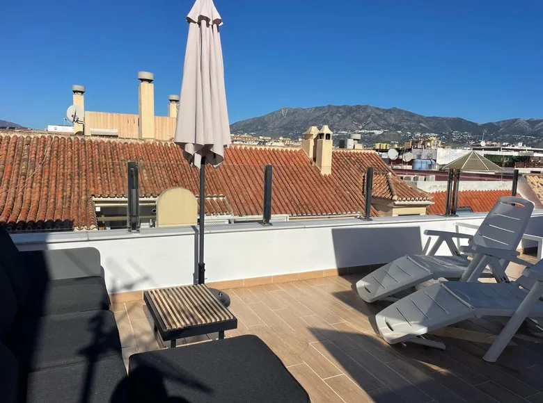 Mieszkanie 2 pokoi 75 m² Fuengirola, Hiszpania