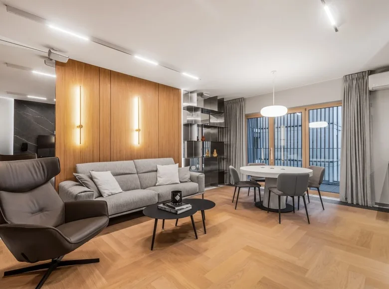 Apartamento 3 habitaciones 81 m² en Varsovia, Polonia