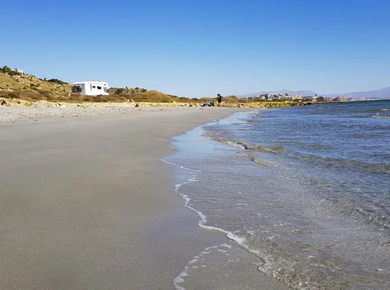 Mieszkanie 2 pokoi 75 m² Santa Pola, Hiszpania