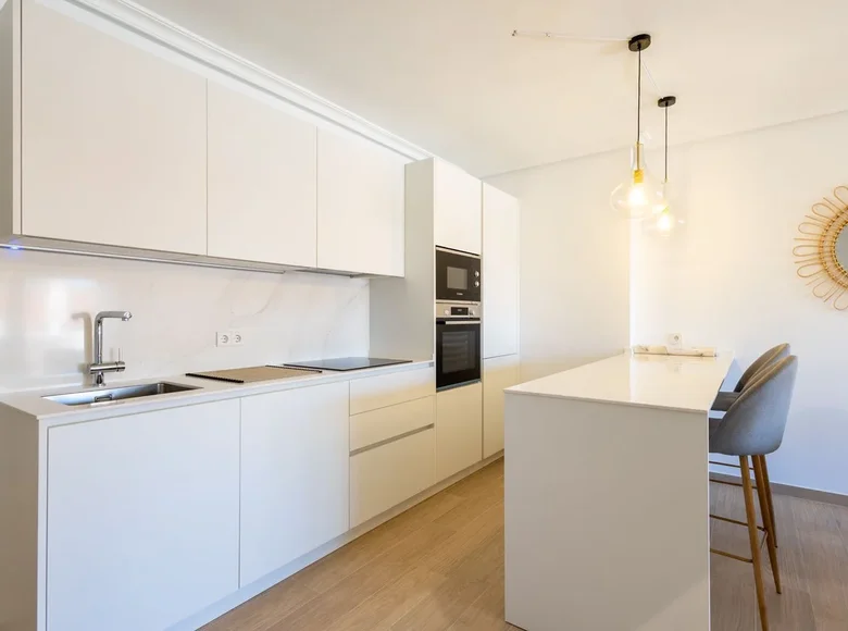 Mieszkanie 3 pokoi 106 m² Marbella, Hiszpania