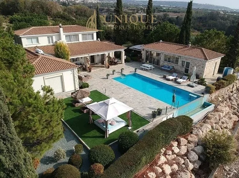 4 bedroom Villa 300 m² Kissonerga, Cyprus