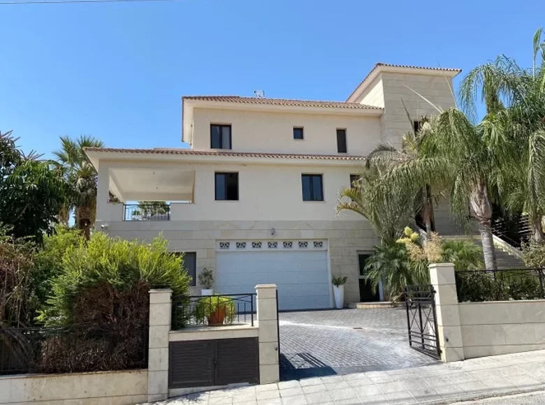 House 628 m² in Limassol, Cyprus