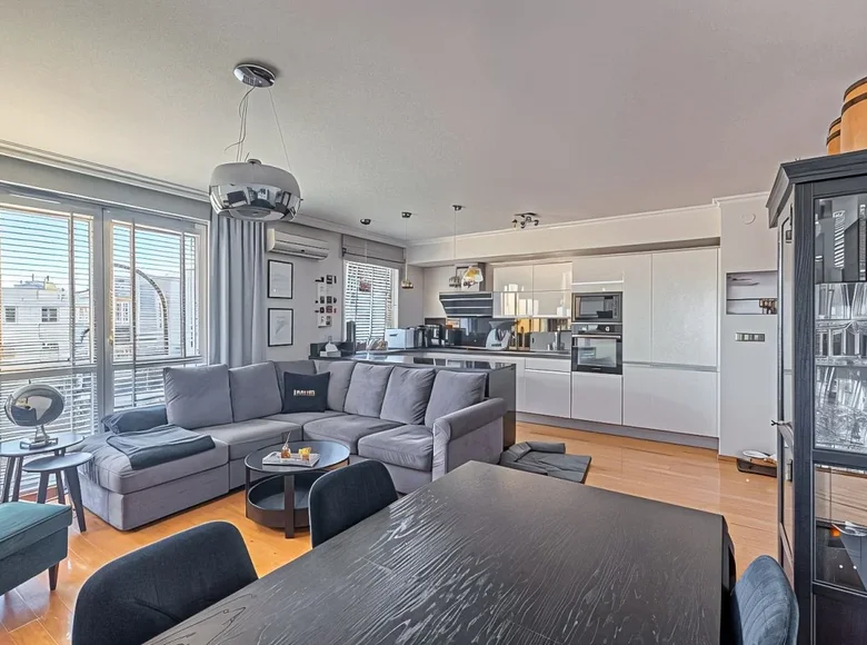 4 room apartment 97 m² Warsaw, Poland