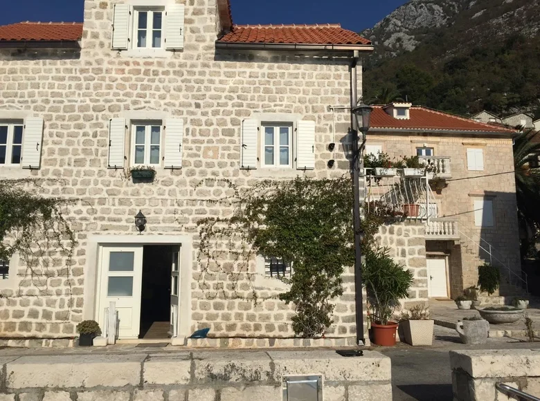 villa de 5 dormitorios 165 m² Drazin Vrt, Montenegro