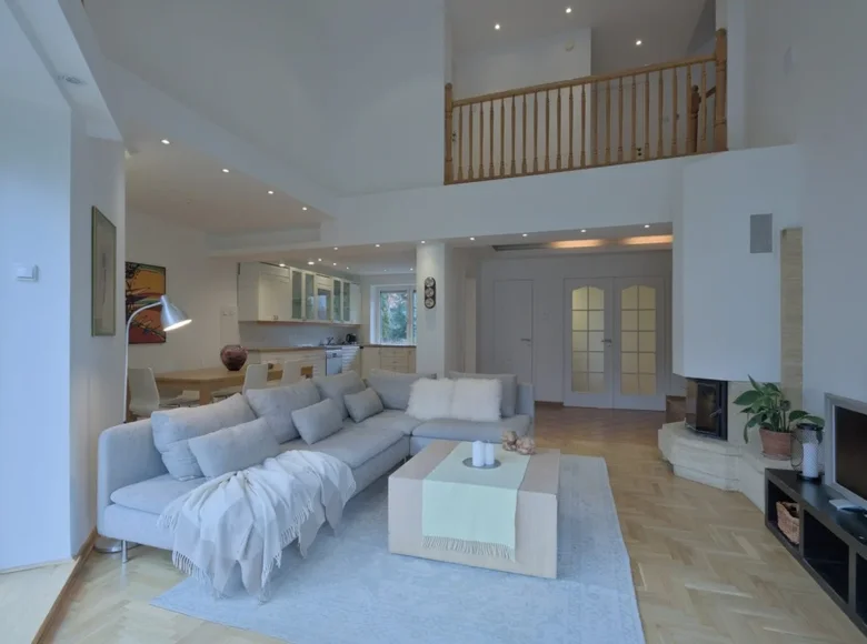 Maison 7 chambres 260 m² en Varsovie, Pologne