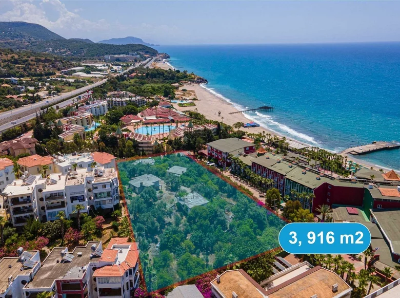 Land 3 916 m² in Alanya, Turkey