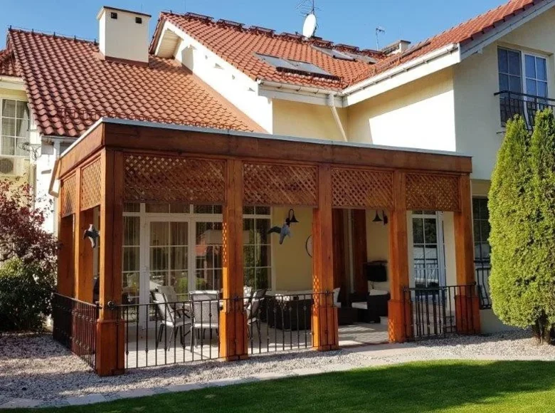 8 room house 320 m² Chyliczki, Poland