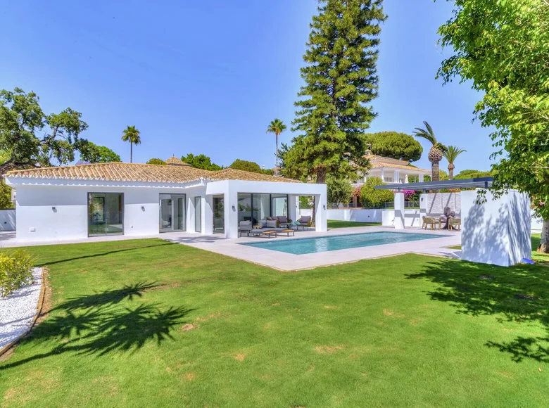 Villa de 4 dormitorios 230 m² Marbella, Španjolska