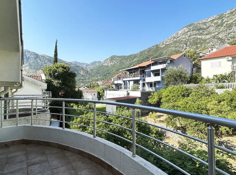 3 bedroom apartment 127 m² Risan, Montenegro